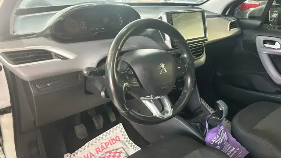 PEUGEOT-208-2017