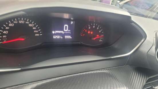 PEUGEOT-208-2022