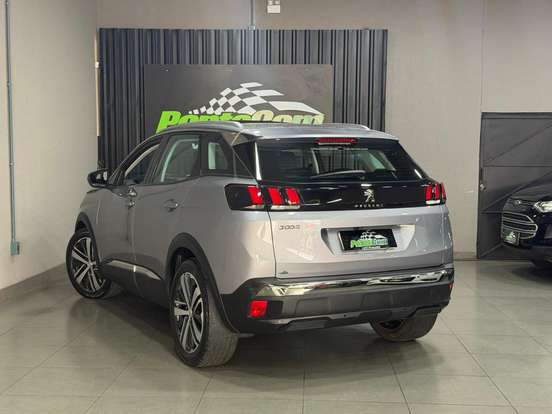PEUGEOT-3008-2017