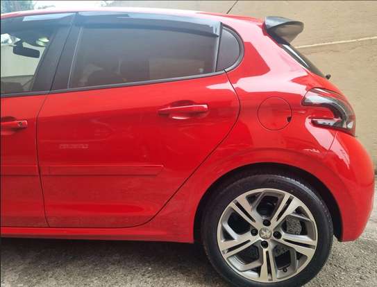 PEUGEOT-208-2017