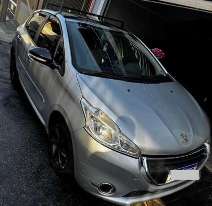 PEUGEOT-208-2013