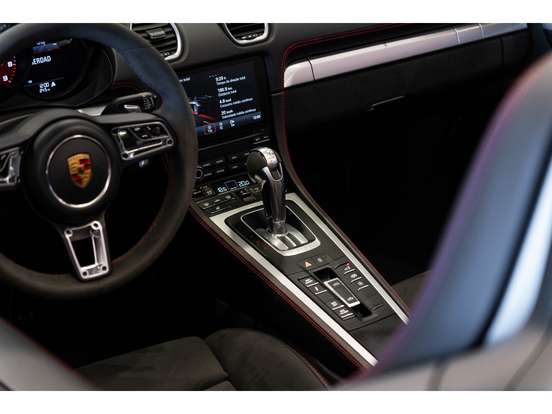 PORSCHE-718-2023