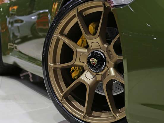 PORSCHE-911-2016