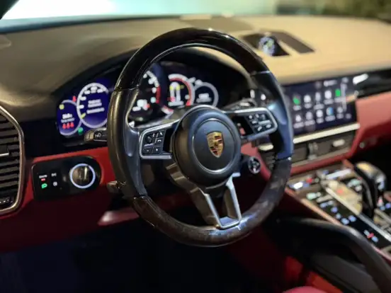 PORSCHE-CAYENNE-2022