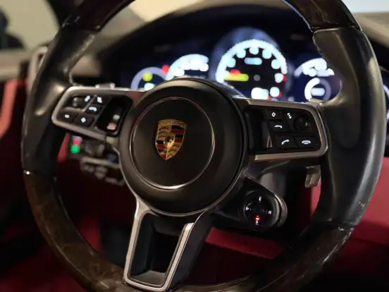 PORSCHE-CAYENNE-2022