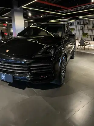 PORSCHE-CAYENNE-2023