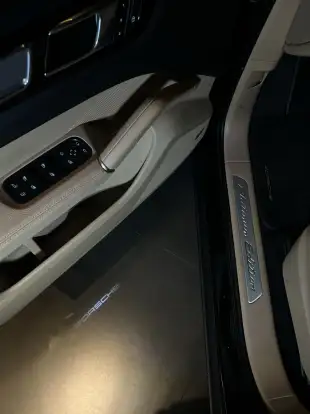 PORSCHE-CAYENNE-2023