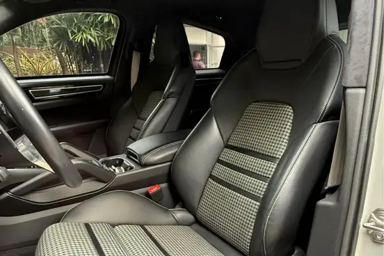 PORSCHE-CAYENNE-2022