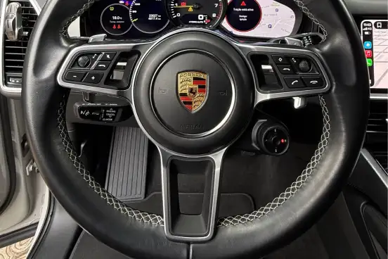 PORSCHE-CAYENNE-2022