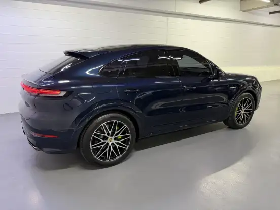 PORSCHE-CAYENNE-2024