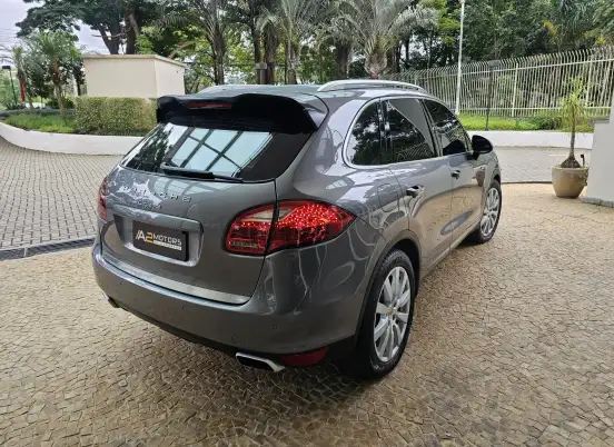 PORSCHE-CAYENNE-2013