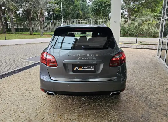 PORSCHE-CAYENNE-2013