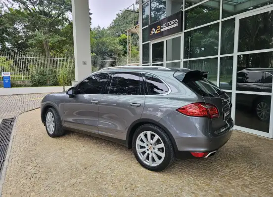 PORSCHE-CAYENNE-2013