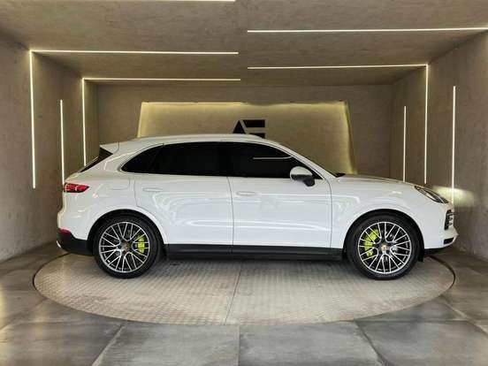 PORSCHE-CAYENNE-2019
