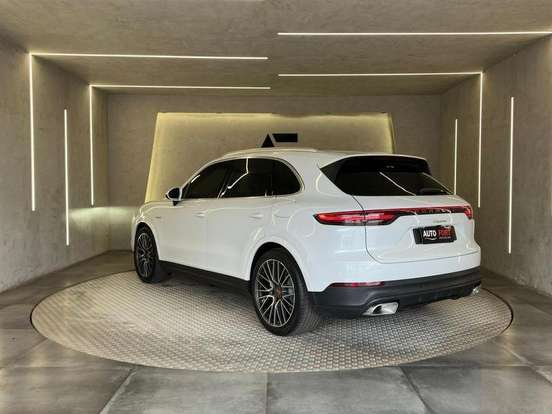 PORSCHE-CAYENNE-2019