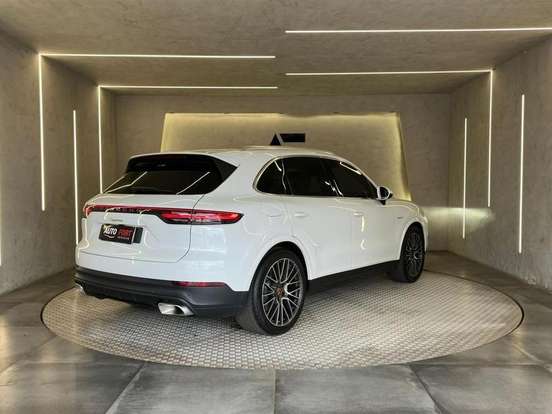 PORSCHE-CAYENNE-2019