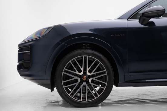 PORSCHE-CAYENNE-2025
