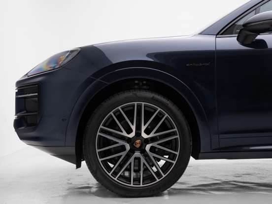 PORSCHE-CAYENNE-3.0 V6 E-HYBRID BLACK EDITION COUPÉ AWD TIPTRONIC S PORSCHE-CAYENNE-2025