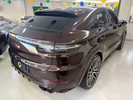 PORSCHE-CAYENNE-2022