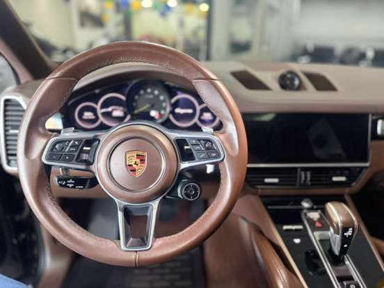 PORSCHE-CAYENNE-2022