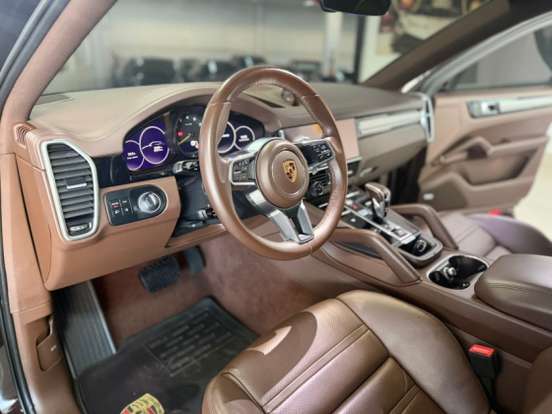 PORSCHE-CAYENNE-2022