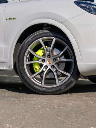 PORSCHE-CAYENNE-2022