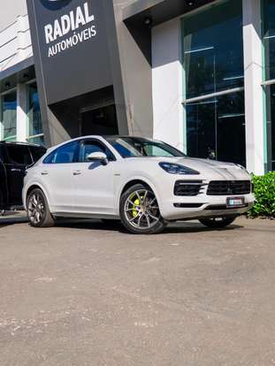 PORSCHE-CAYENNE-2022