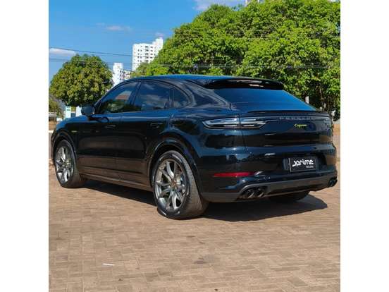 PORSCHE-CAYENNE-2023