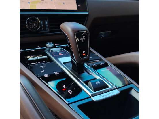 PORSCHE-CAYENNE-2023