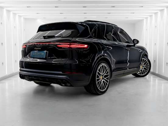 PORSCHE-CAYENNE-2023