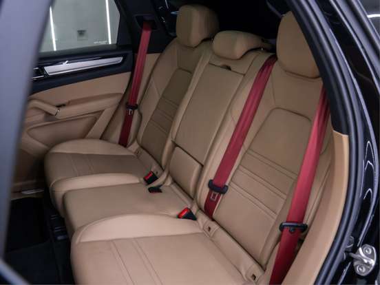 PORSCHE-CAYENNE-2023