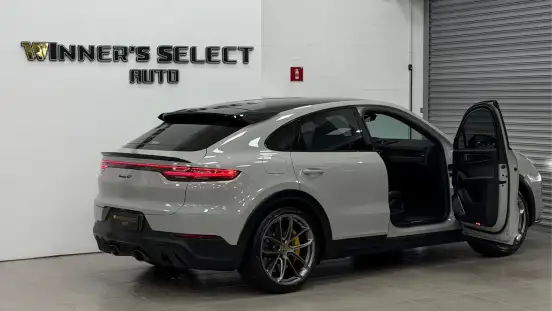 PORSCHE-CAYENNE-2022