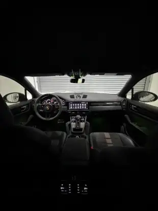 PORSCHE-CAYENNE-2022