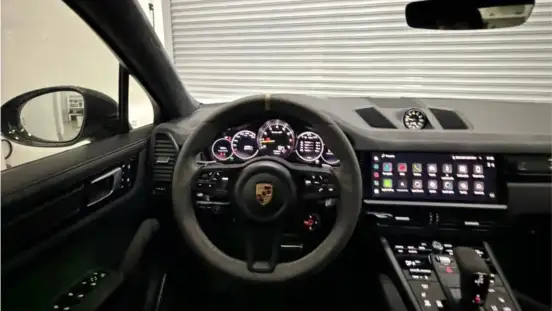 PORSCHE-CAYENNE-2022