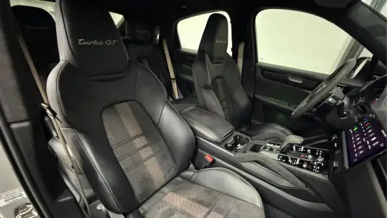 PORSCHE-CAYENNE-2022