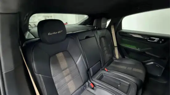 PORSCHE-CAYENNE-2022