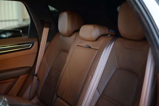 PORSCHE-CAYENNE-2022