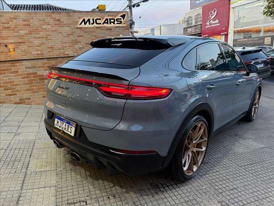 PORSCHE-CAYENNE-2022