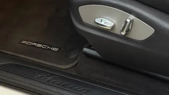 PORSCHE-MACAN-2021