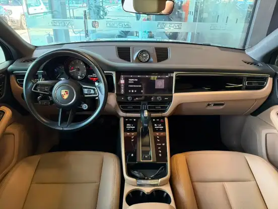 PORSCHE-MACAN-2023