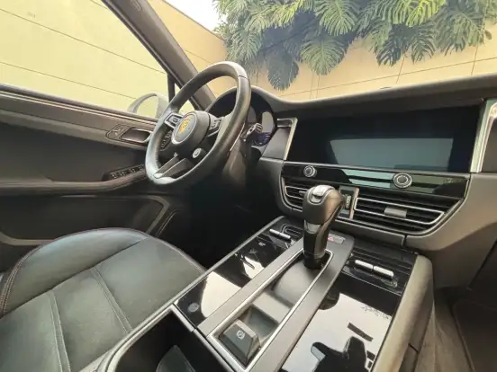 PORSCHE-MACAN-2023