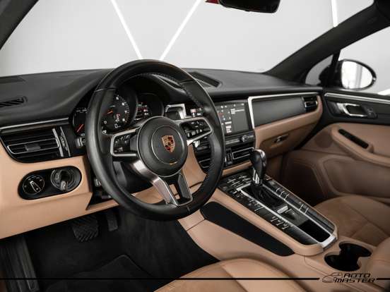 PORSCHE-MACAN-2020