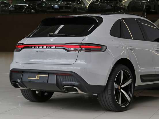 PORSCHE-MACAN-2023