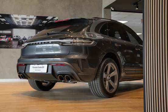 PORSCHE-MACAN-2025