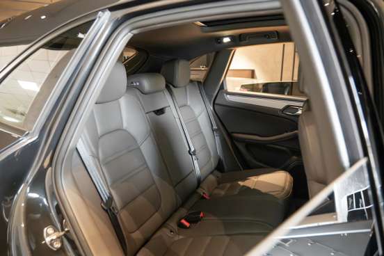 PORSCHE-MACAN-2025