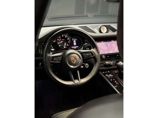 PORSCHE-MACAN-2024