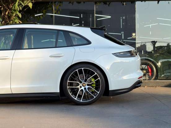 PORSCHE-PANAMERA-2022