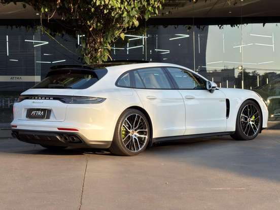 PORSCHE-PANAMERA-2022