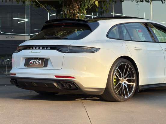 PORSCHE-PANAMERA-2022