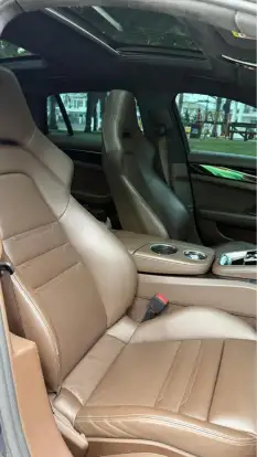 PORSCHE-PANAMERA-2018
